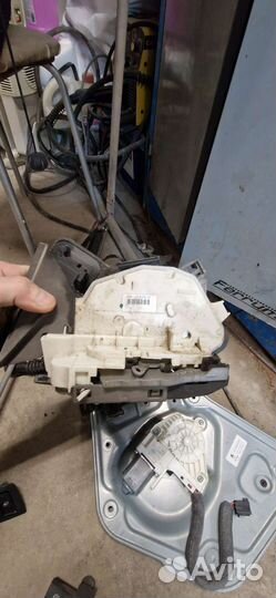 Запчасти для двери шкода yeti