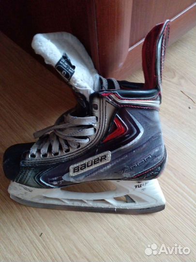 Хоккейные коньки bauer
