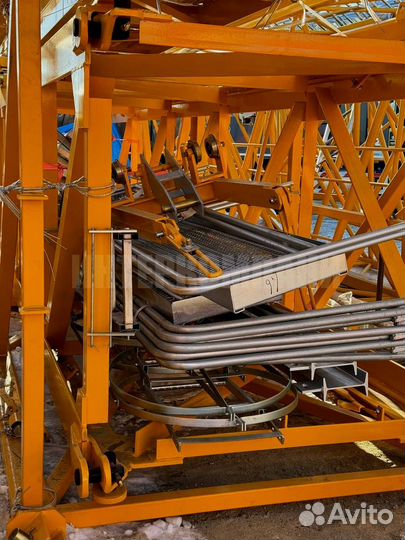 Башенный кран qtz80