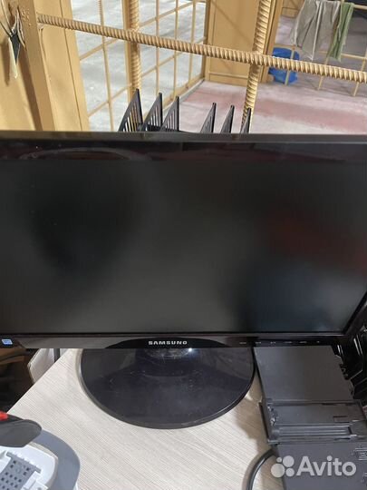 Монитор Samsung S19B350