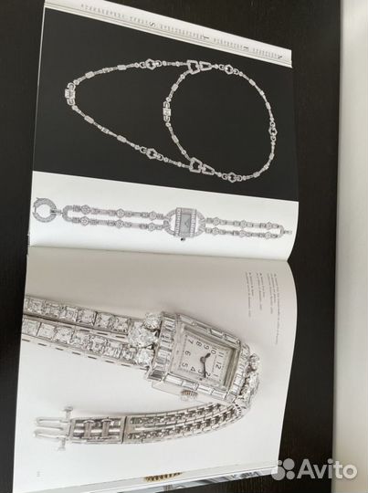 Книга про часы Van Cleef Arpels