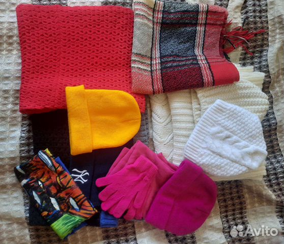 Шарфы и шапки пакетом