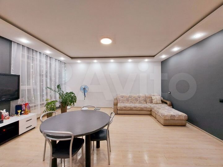 3-к. квартира, 92 м², 8/9 эт.