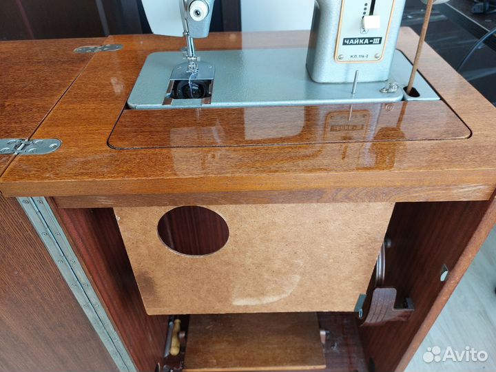 Швейная машинка Чайка