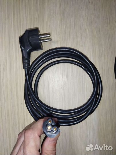 Кабель питания для ноутбука