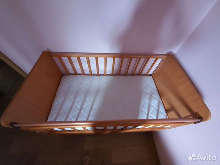 Детская кроватка трансформер с маятником