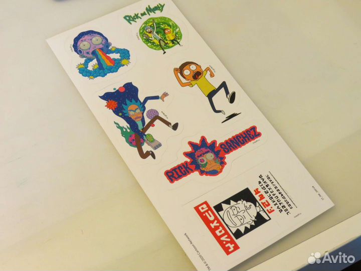 Наклейки, аниме Унесённые, Рик и морти, творчество