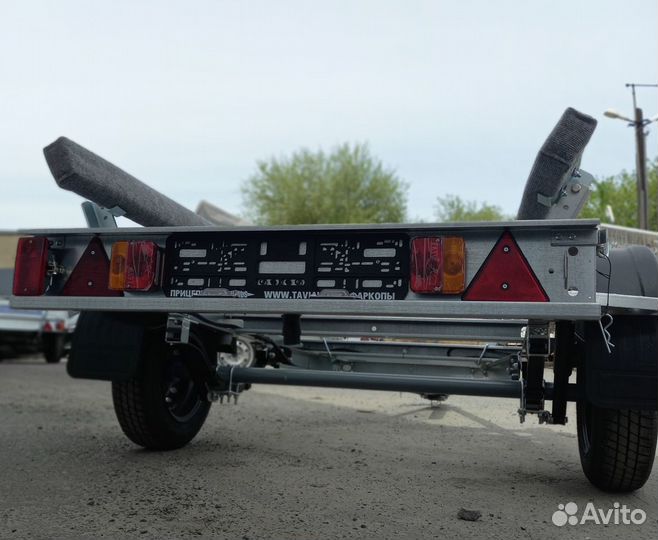 Лодочный прицеп В3618 самосвальный