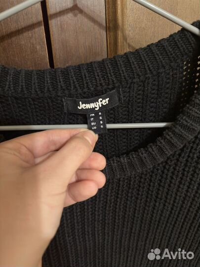 Свитер черный укороченный