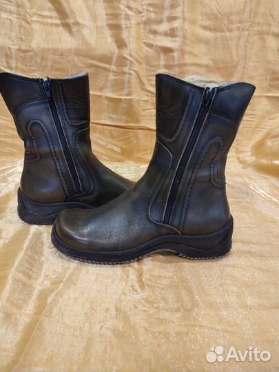 Женские сапоги