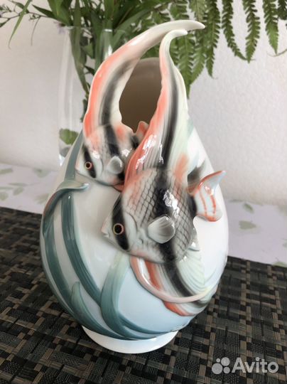 Фарфоровый чайный сервиз