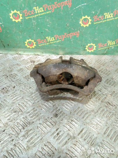 Суппорт передний левый Volkswagen Passat B3