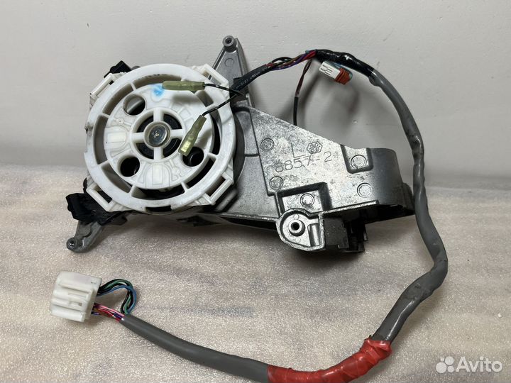 Крепление моторчиков L зеркала Toyota Prado 150