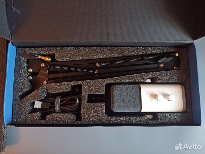 Микрофон + пантограф Fifine AM8T (белый)