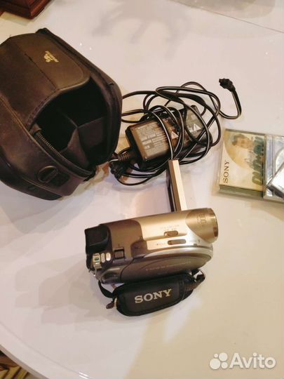 Видеокамера Sony dcr-dvd650e