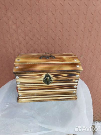 Шкатулка из сосны