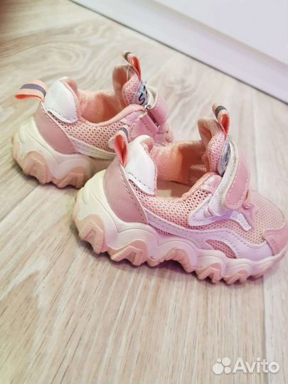 Кроссовки для девочки