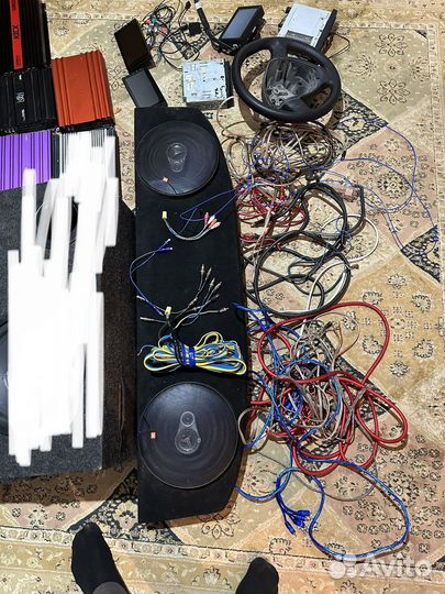 Планшет усилитель бассбочка колонки