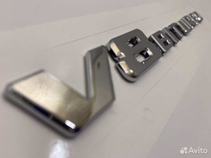 Шильдик v8biturbo на крылья new шрифт