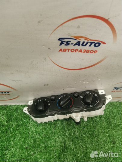 Блок управления климат-контролем Ford Focus 2