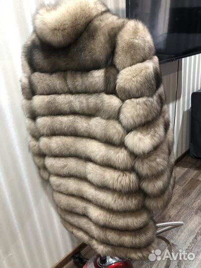 Продам песцовую шубу