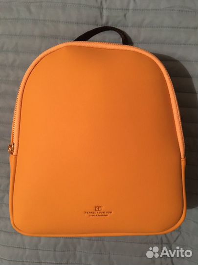 Новый кожаный рюкзак