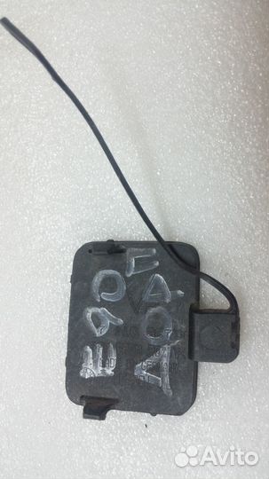 BMW e90 2005-10 заглушка буксиров передн бамп черн