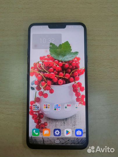 Мобильный телефон LG V40 ThinQ
