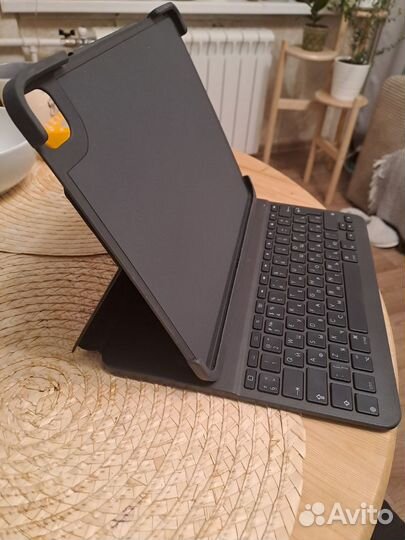 Чехол-клавиатура Logitech Slim Folio Pro (12.9)