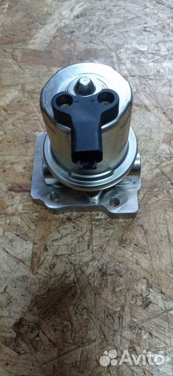 Насос топливный подкачки ISX