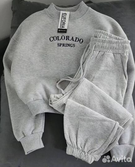 Спортивный костюм женский