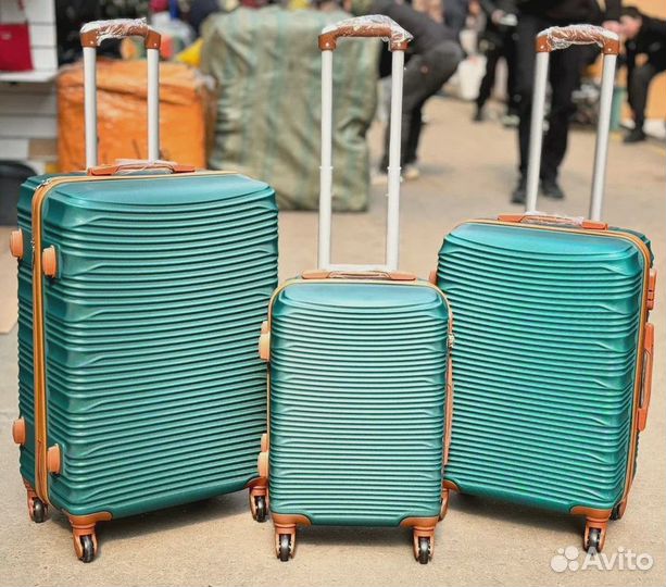 Чемодан со съемными колесами