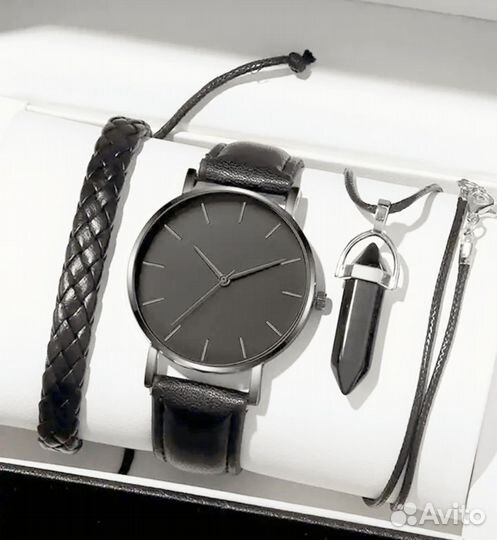 Подарочный набор. Часы с браслетами