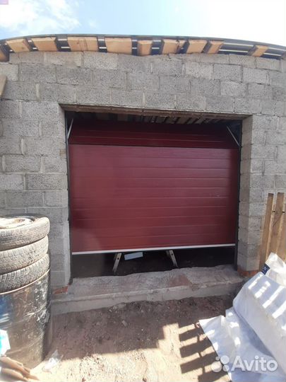 Секционные ворота