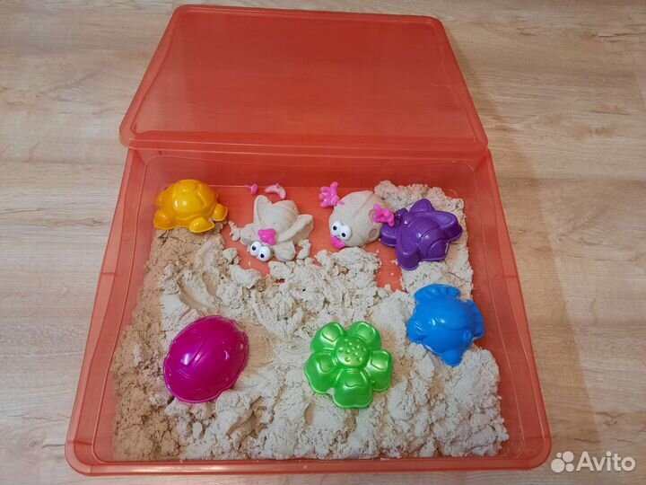 Кинетический песок 3 кг с песочницей +формочки