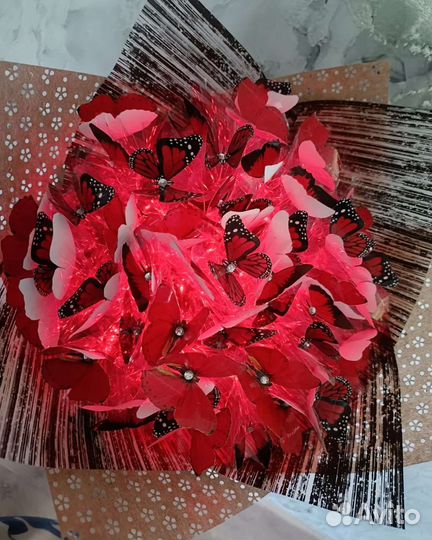 Светящийся букет из бабочек