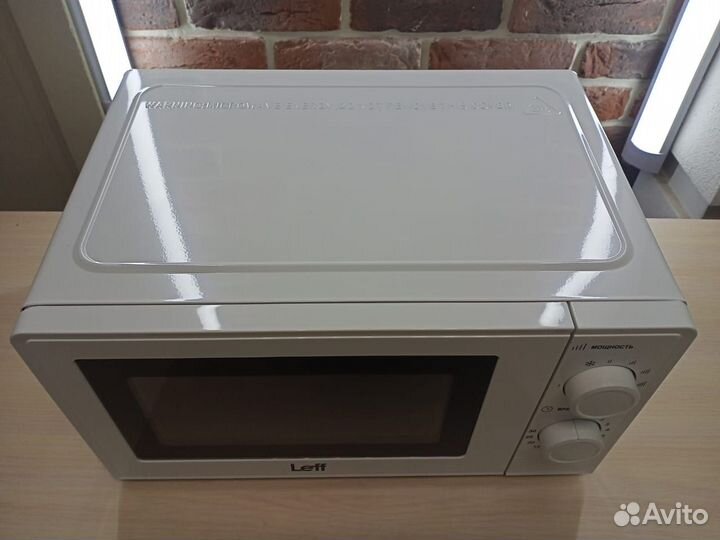 Микроволновая печь 20 L solo 20MM701W leff