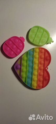 Игрушки попыты, значки, игрушки