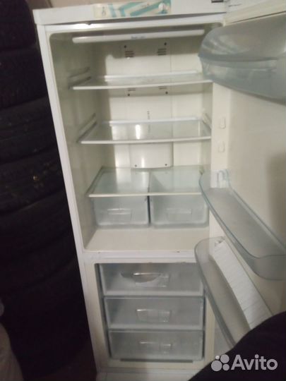 Холодильник indesit