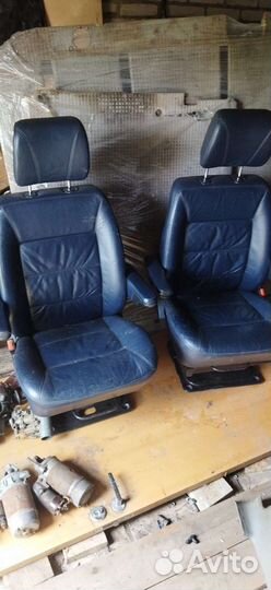 Сидения капитанские AXG T4 Multivan