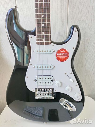 Электрогитара Squier Stratocaster HSS (новая)
