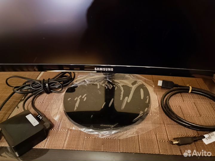 Монитор Ssmsung C24F390FHI