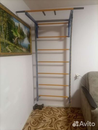 Шведская стенка с передвижным турником