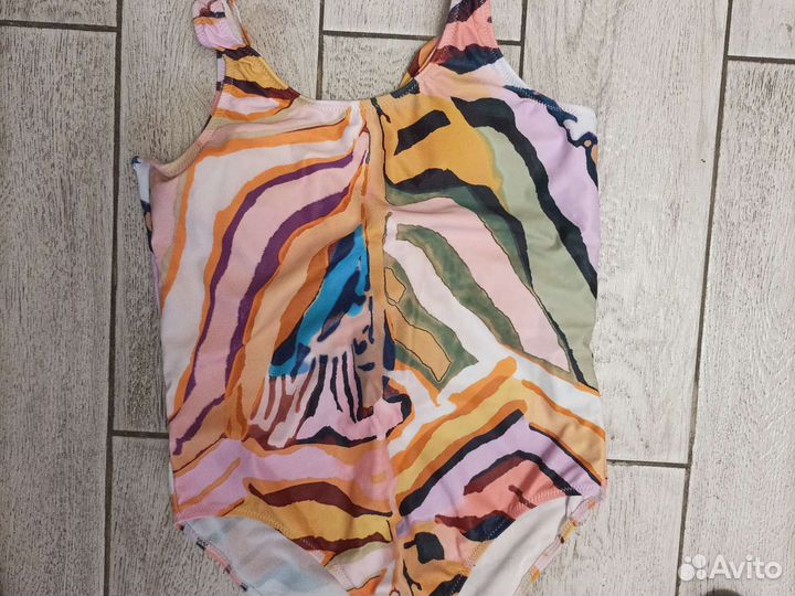 Купальник слитный новый для девочки