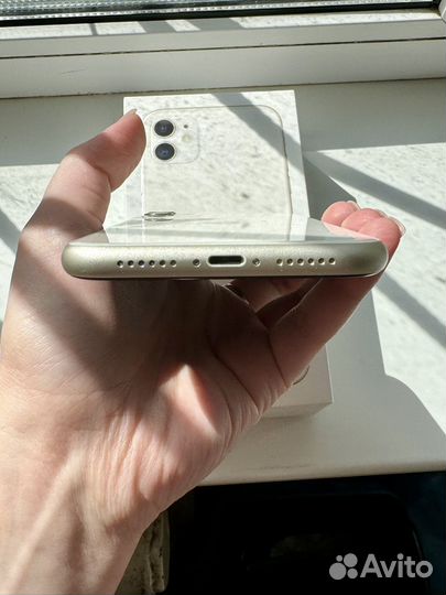 iPhone 11, 64 ГБ