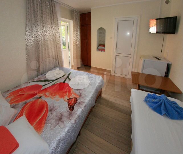 Дом 406,5 м² на участке 4,3 сот.