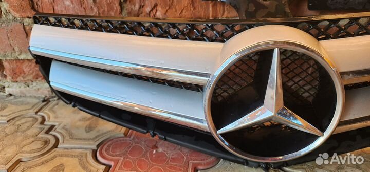 Решётка радиатора Мерседес С207-2010С