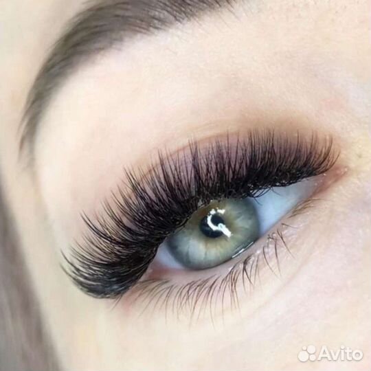 Наращивание ресниц, оформление бровей