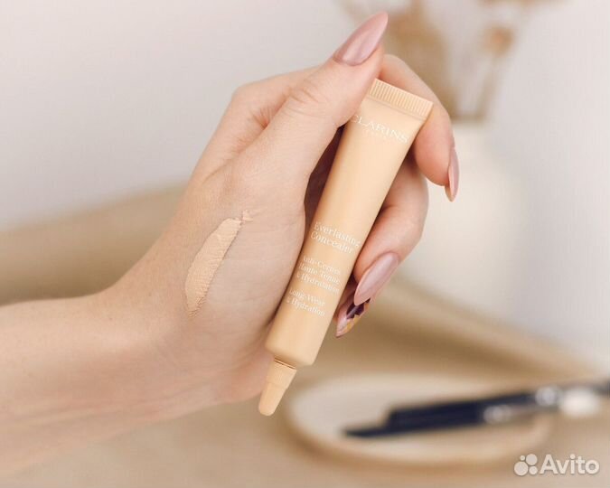 Консилер clarins everlasting 01 light