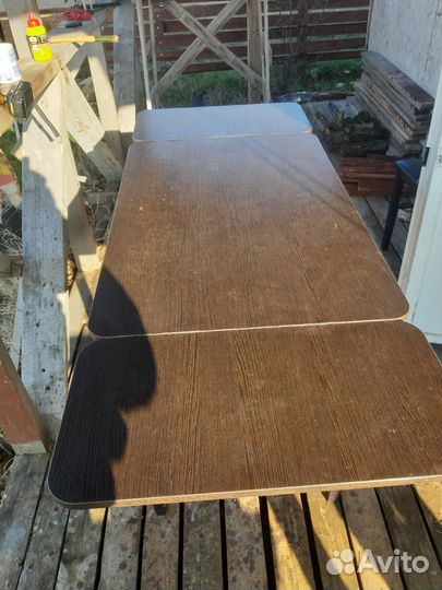 Кухонный стол и стулья